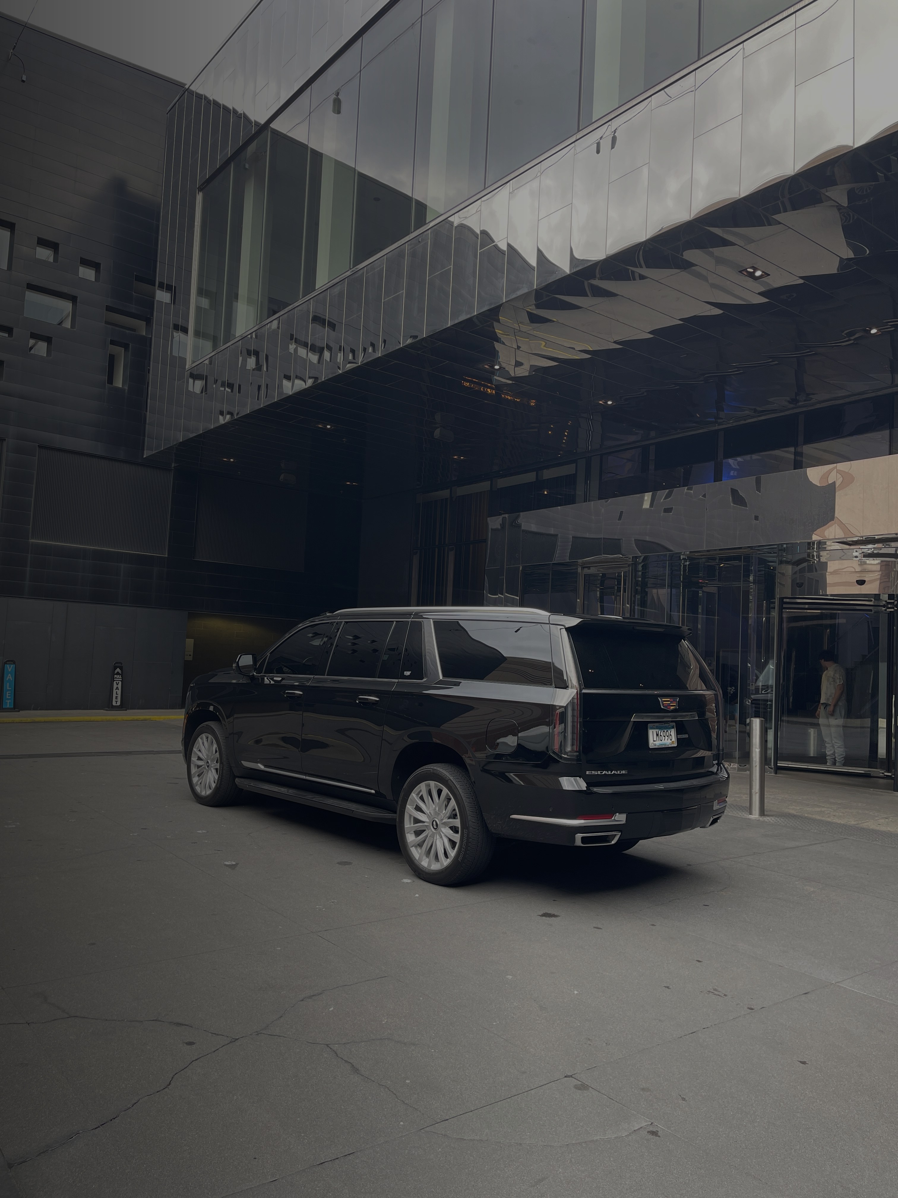 MSP Black Limo Escalade at Radisson Blu