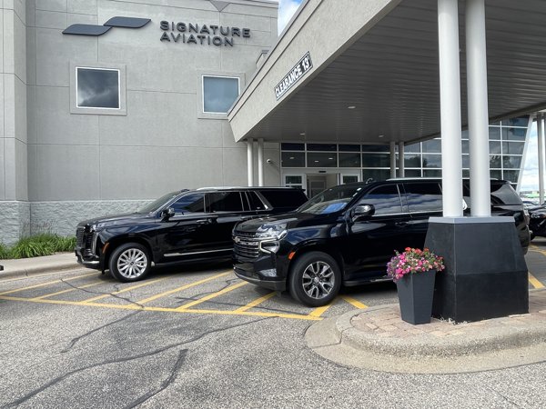 MSP Black Limo fleet at Signature Aviation